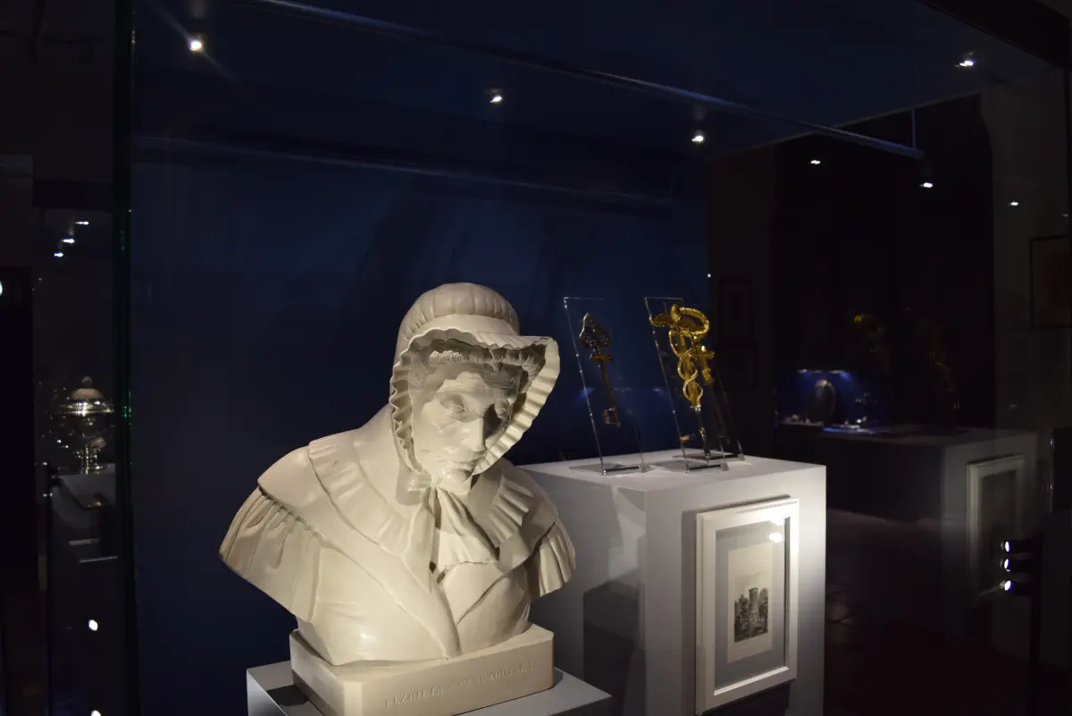 Popiersie z wizerunkiem Izabeli Czartoryskiej na ekspozycji w Muzeum Czartoryskich w Pulawach fot Marcelina Lubawa